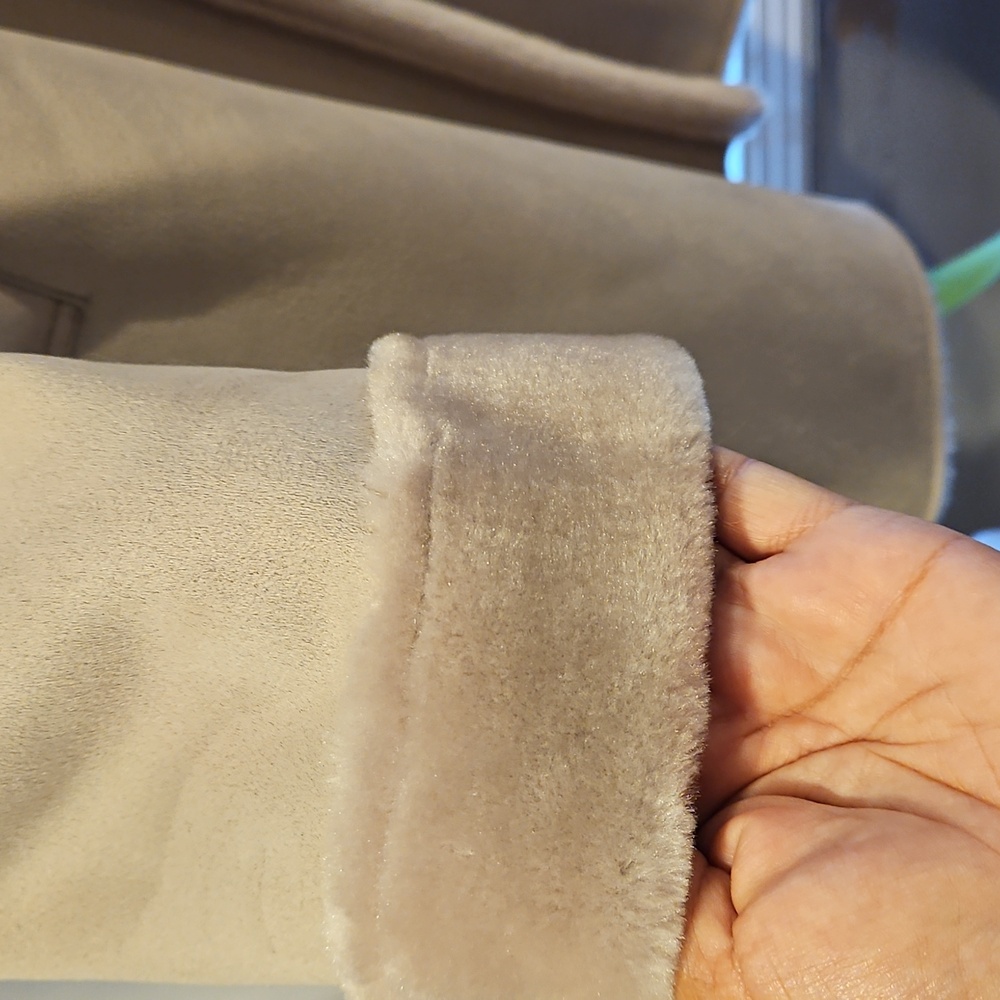 Uniqlo Cream Teddy Jacket for Women - Picture 5 of 7